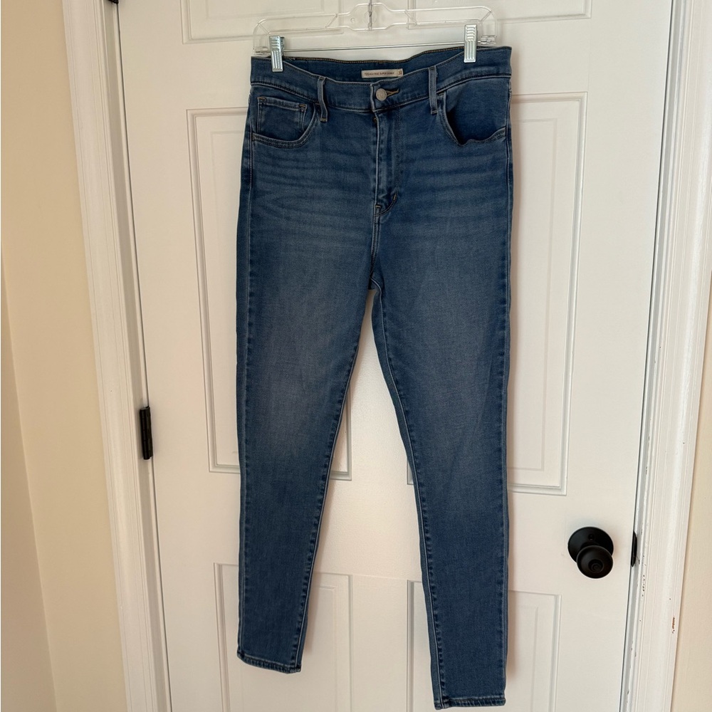 Levi's Women's Skinny Jeans in Blue